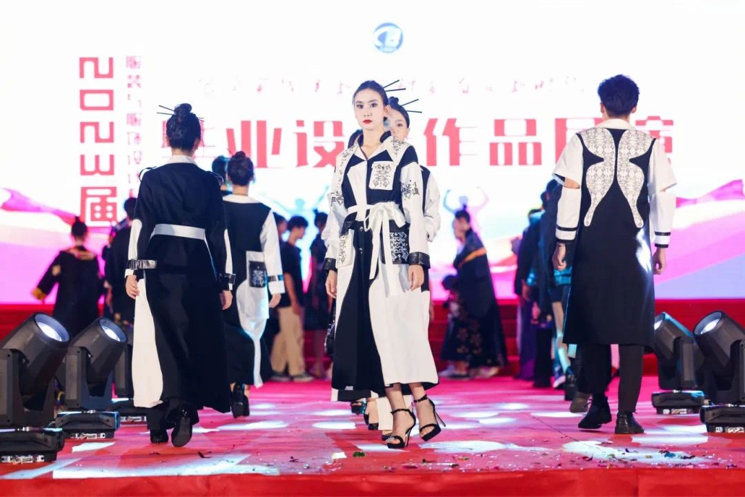 英国上市公司365