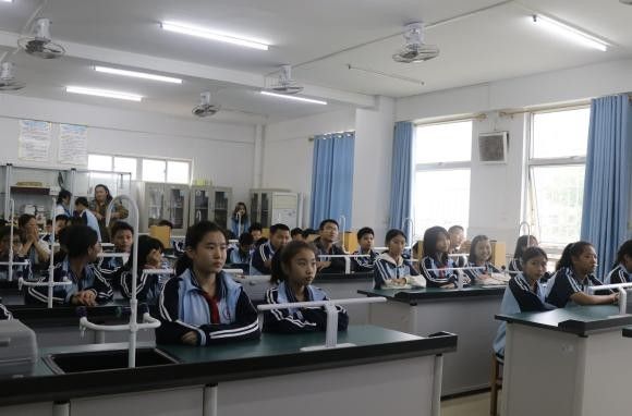 英国上市公司365