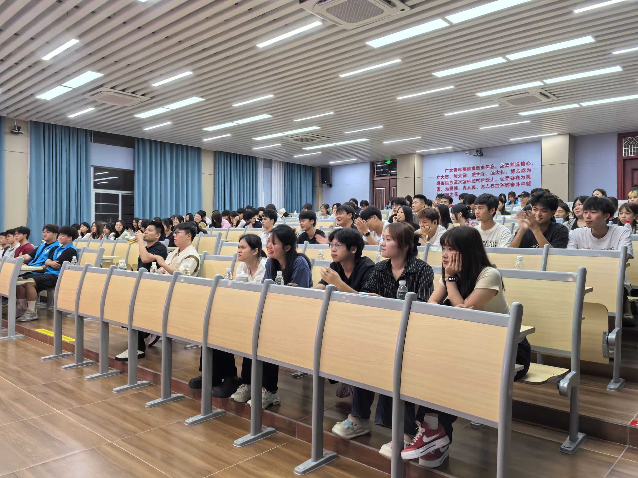 英国上市公司365